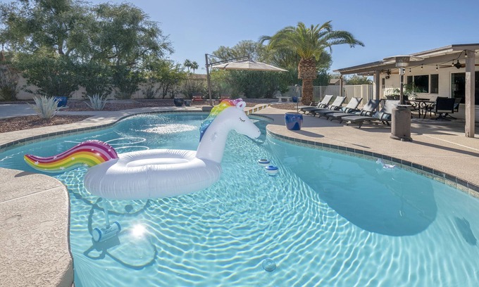 Scottsdale Vista House | 5BR Main House w/Pool near Old Town, Mayo Clinic, TPC