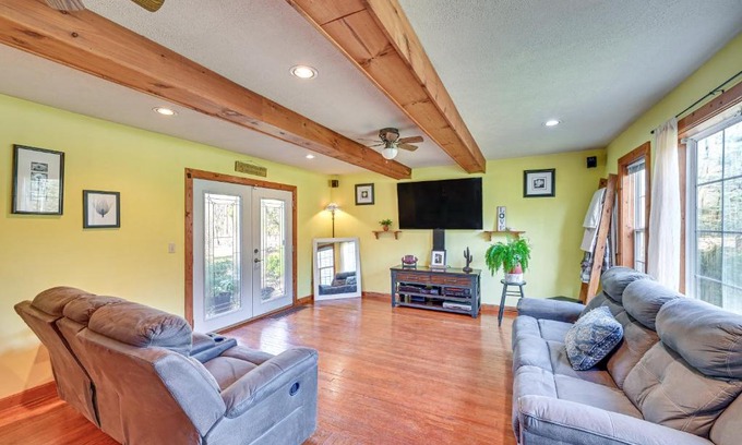 Niles House | 6-Acre Family-Friendly Getaway in Niles!