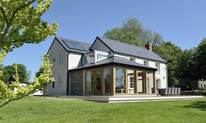 Eglwyswrw Cottage | 6 bedroom accommodation in Eglwyswrw, near Cardigan