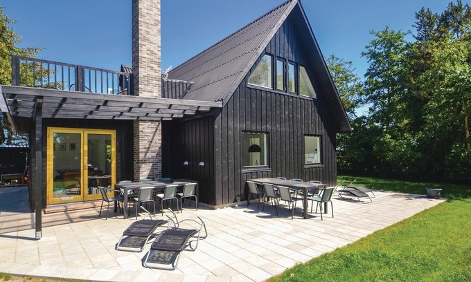 Grenaa House | 6 bedroom stunning home in Grenaa