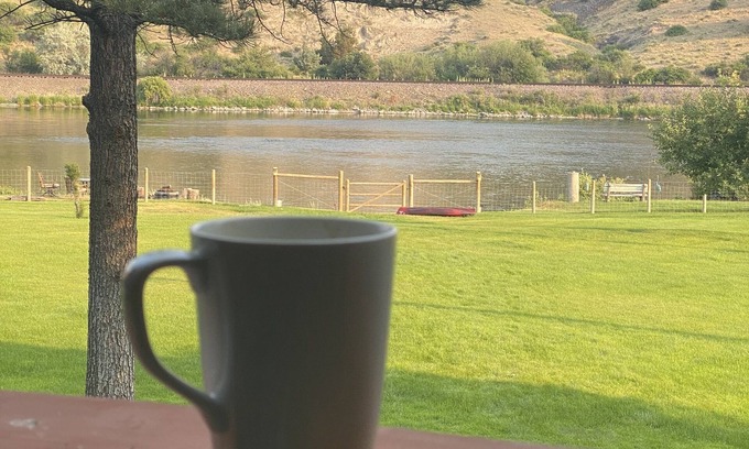 Cascade House | 6+ bedrooms, 3 bathrooms, Sauna, Hot tub! excellent flyfishing on the Mighty Mo!