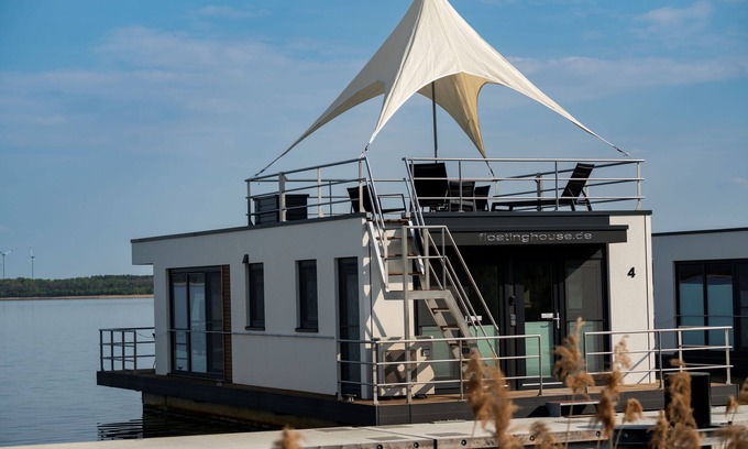 Laasow Boat Rental | 6. floating vacation home Albatros - Floating vacation homes Gräbendorfer See