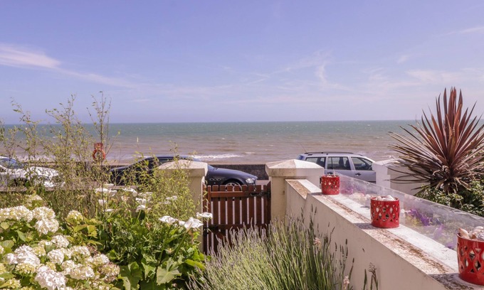 Folkestone Cottage | 6 Gloster Terrace
