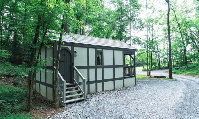 Sevierville House | #6 Greta - Tiny Home Cottage