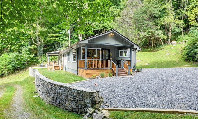Maggie Valley Cottage | 6 Mi to Waterrock Knob: 'Serenity Cottage'