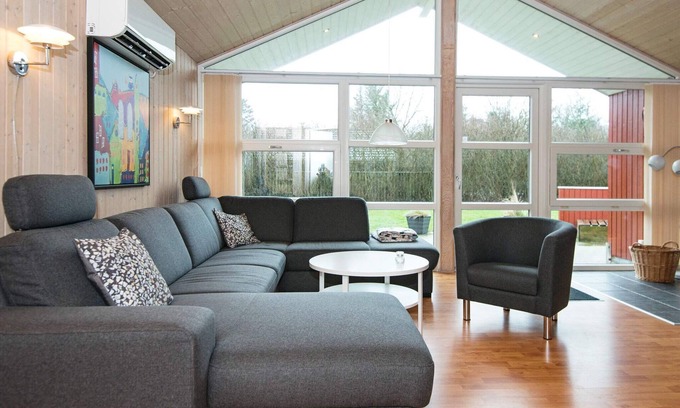 Jegum House | 6 person holiday home in Oksbøl