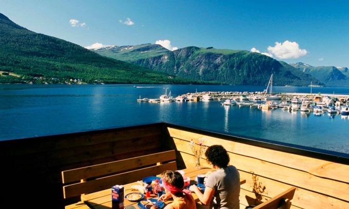Nesset Apartment | 6 person holiday home in EIDSVÅG-By Traum