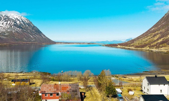Austvagoy House | 6 person holiday home in LAUPSTAD-By Traum