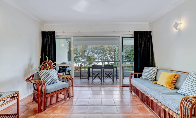 Wongaling Beach Apartment | 6 Ulysses -Spacious Beachfront Apartment