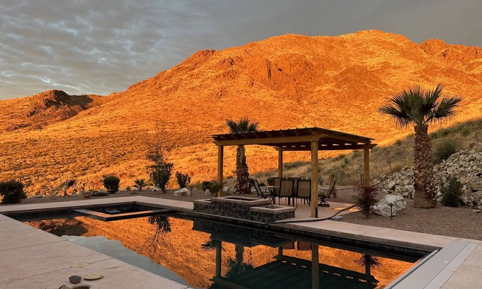 Mesilla Park House | 60-acre custom home with breathtaking views of city of Las Cruces & Organs!