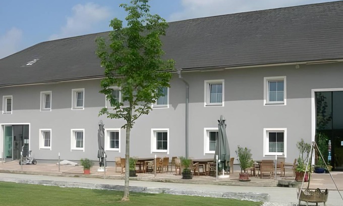 Kronstorf Hotel | 60 m² Hotel ∙ 2 bedrooms ∙ 3 guests