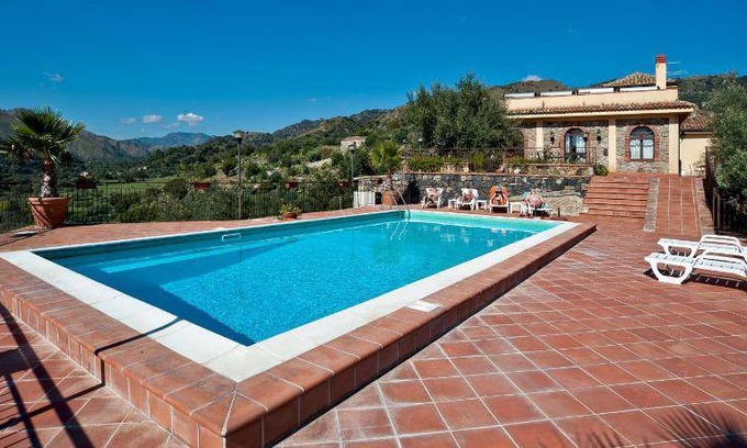 Mitogio House | 60 m² House ∙ 127 guests