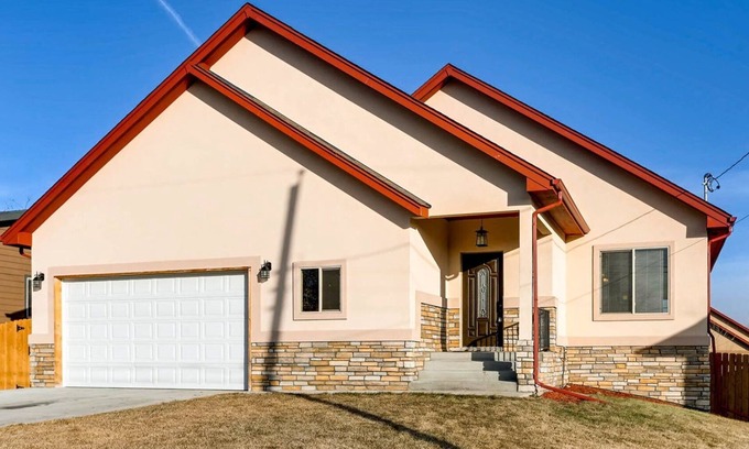 Pleasant View House | 60 Minutes to Ski Country, 15 Minutes to Downtown Denver
