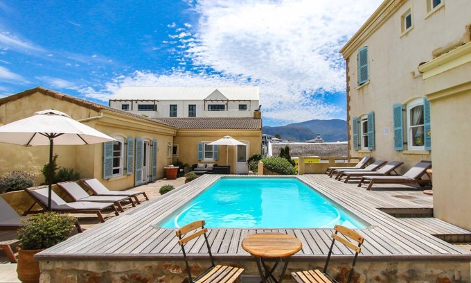 Hermanus City-Centre Bed & Breakfast | 62 m² Bed and breakfast ∙ 2 bedrooms ∙ 127 guests