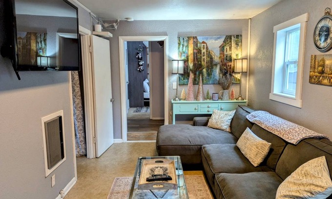 West Slope Cottage | 62 m² Cabin ∙ 2 bedrooms ∙ 4 guests
