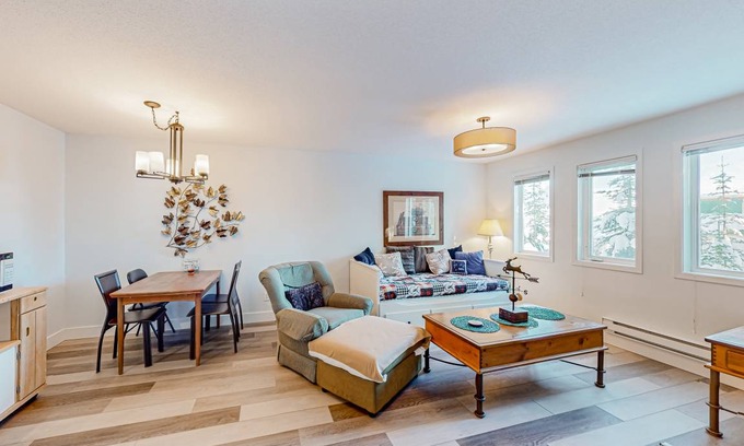 Big White Ski Resort Hotel | 64 m² Hotel ∙ 1 bedroom ∙ 4 guests
