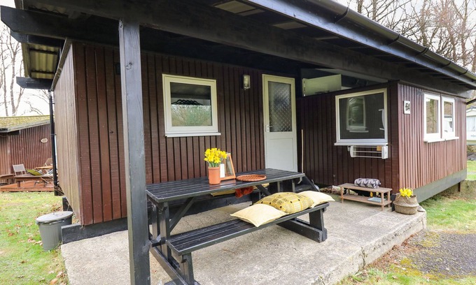 Cenarth Cottage | 64 PENLAN HOLIDAY PARK, pet friendly, with pool in Cenarth