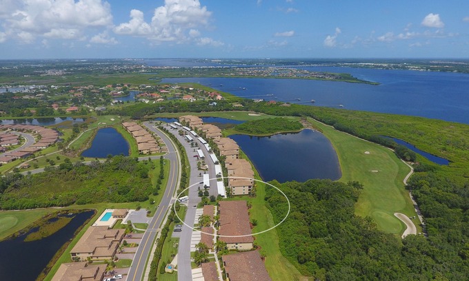 Bradenton House | 6611-202 Beautiful Veranda close to the pools and golf membership