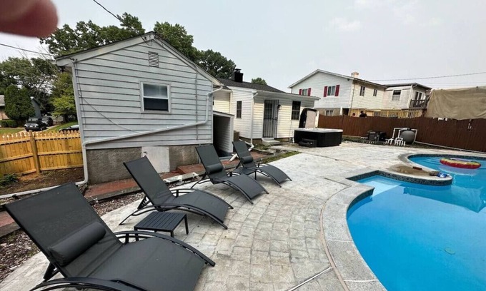 Lochearn House | 68) 4 bedroom home with a Pool!