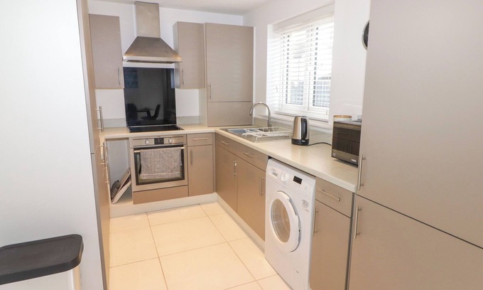 Crynant Cottage | 69 Ffordd Y Meillion