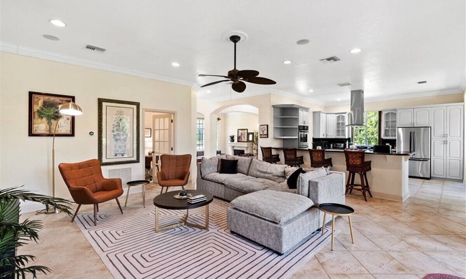 Loxahatchee House | 7 Bedroom Equestrian Haven