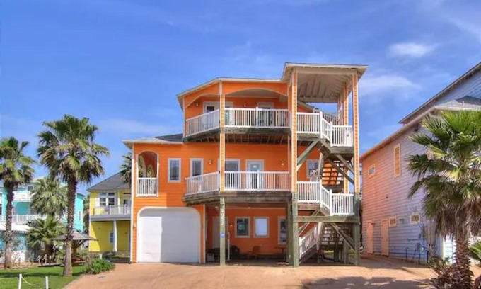 Sand Point House | 7 Bedroom Home STEPS TO THE BEACH With 4 Patios and Pool! Sleeps 20