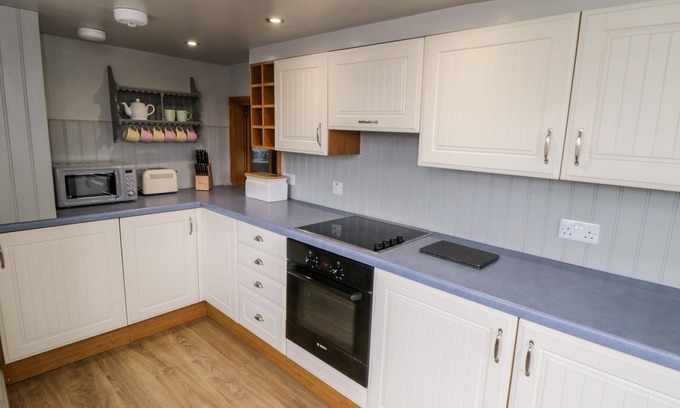 Ainthorpe Cottage | 7 LILAC TERRACE, romantic, character holiday cottage in Danby