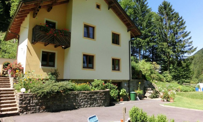 Loich Apartment | 70 m² Apartment ∙ 2 bedrooms ∙ 4 guests