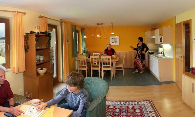 Stumm Apartment | 70 m² Apartment ∙ 2 bedrooms ∙ 5 guests