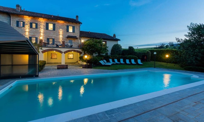 Vignale Monferrato Villa | 700 m² Villa ∙ 5 bedrooms ∙ 10 guests