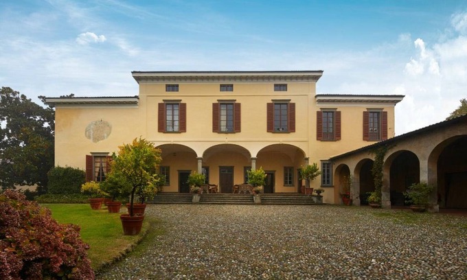 Erbusco Villa | 700 m² Villa ∙ 9 bedrooms ∙ 20 guests