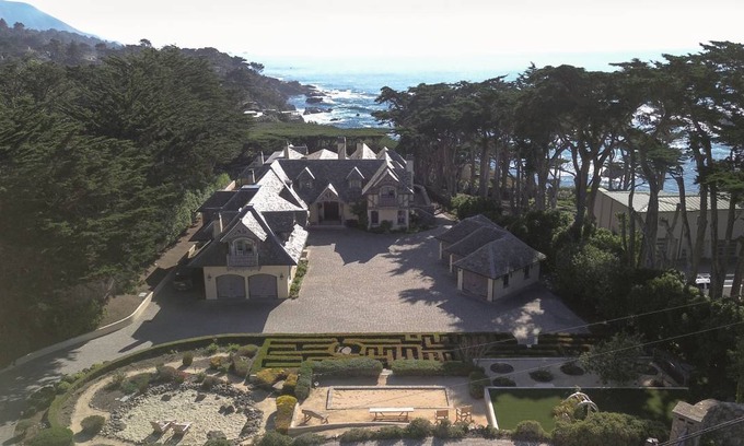 Carmel Highlands House | 706 m² House ∙ 9 bedrooms ∙ 20 guests