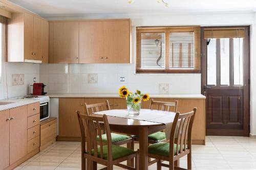 Paiania Apartment | 72 m² Apartment ∙ 2 bedrooms ∙ 6 guests