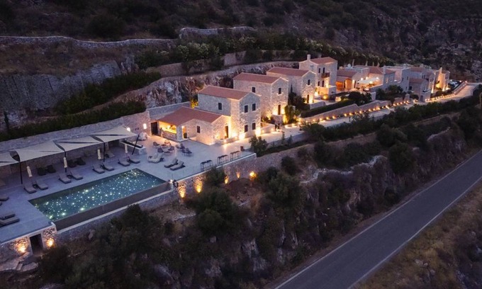Karavostasi Hotel | 72 m² Hotel ∙ 8 guests
