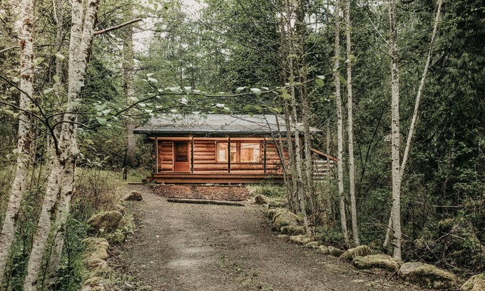 Warnick Cabin | 76GS - Genuine Log Cabin - WIFI - Pets Ok - Sleeps 4