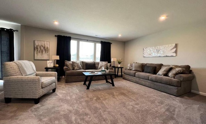 Otterbien Home House | 7876 Ellington Court Cheerful 4 Bedroom Home Brand New Construction