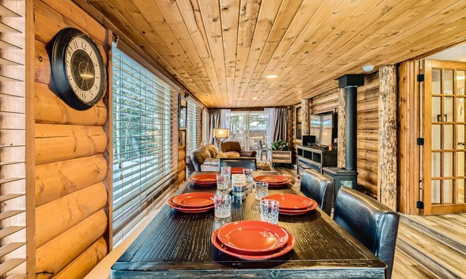 Breckenridge Cabin | 79 m² Cabin ∙ 1 bedroom ∙ 6 guests