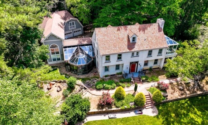 Candler House | 8 Bedroom MANSION Biltmore Lake with Hot Tub.