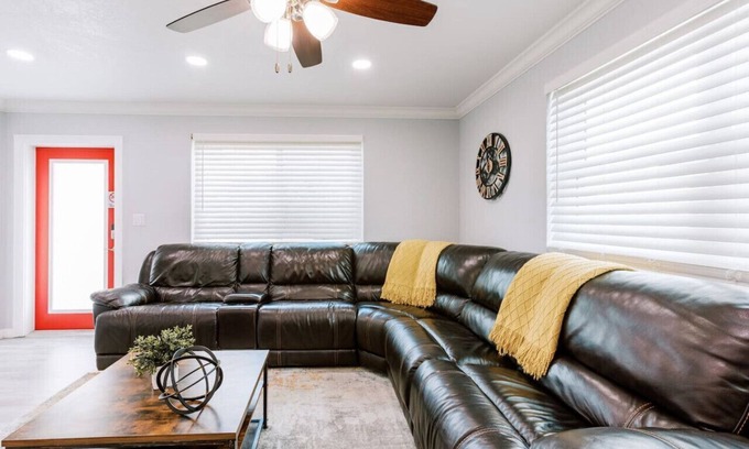 West Little Havana Apartment | 8 Guest,5 minutes to best attractions in Miami