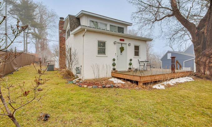 Golden Valley House | 8 Mi to Downtown: Convenient Minneapolis Home