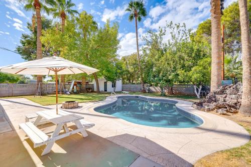 Alhambra House | 8 Mi to Dtwn Pet-Friendly Phoenix Home!