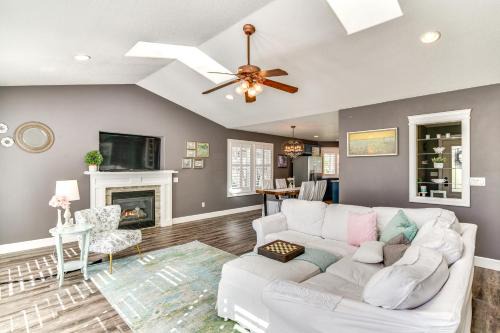 Pleasant Valley House | 8 Mi to Dtwn Vancouver PNW Getaway!