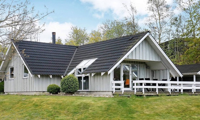 Lihme House | 8 person holiday home in Spøttrup-By Traum