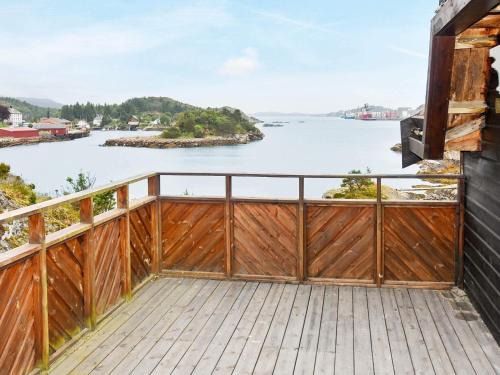 Reinsvik House | 8 person holiday home in FREI