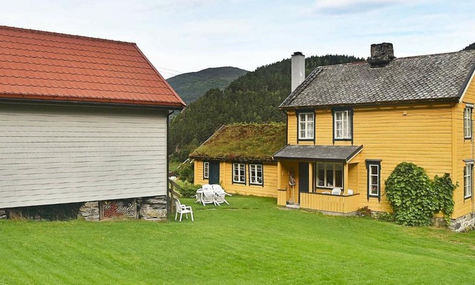 Møre og Romsdal House | 8 person holiday home in Liabygda-By Traum