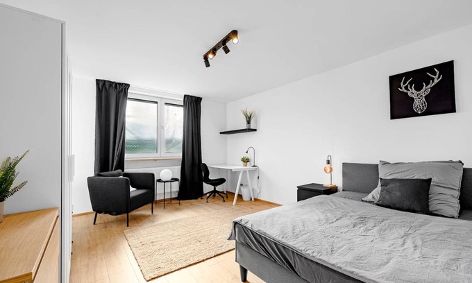 Hasenbergl-Lerchenau Ost Resort | 80 m² Private room ∙ 1 bedroom ∙ 1 guest