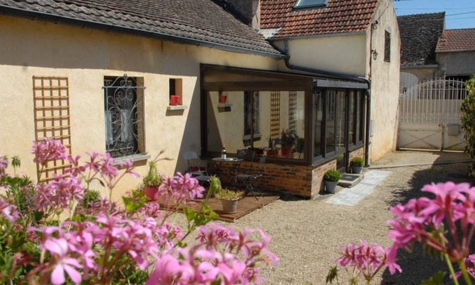 Meursault Cottage | 80 m² Cabin ∙ 2 bedrooms ∙ 4 guests