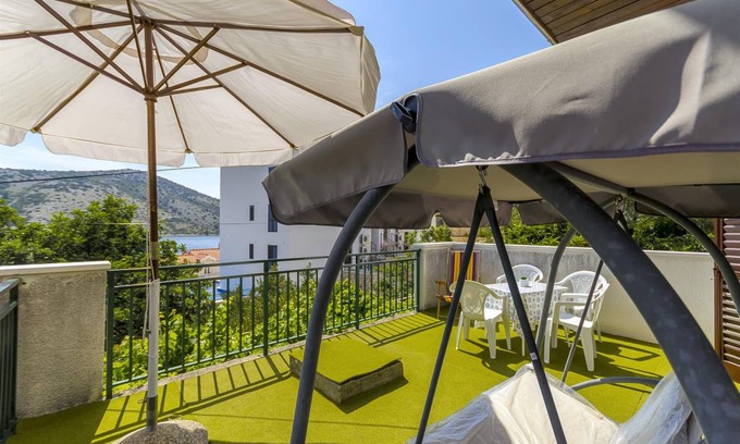 Vinisce House | 80 m² House ∙ 3 bedrooms ∙ 5 guests