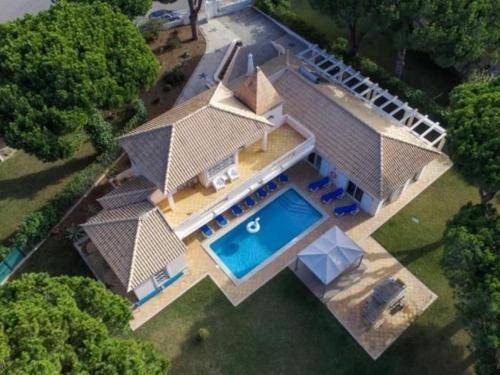 Quarteira Villa | 800 m² Villa ∙ 7 bedrooms ∙ 14 guests