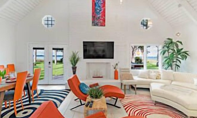Brunswick House | 82 Palms - Waterfront Home & Rooftop Sun Deck